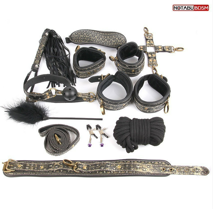 КОМПЛЕКТ (наручники, оковы, ошейник с поводком, верёвка, фиксатор, плётка, кляп, маска, зажимы для сосков, щекоталка) золото